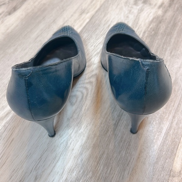 Vintage Nordstrom Italian Made Leather Heels Deep Blue Snakeskin Detail Pumps - Picture 7 of 10